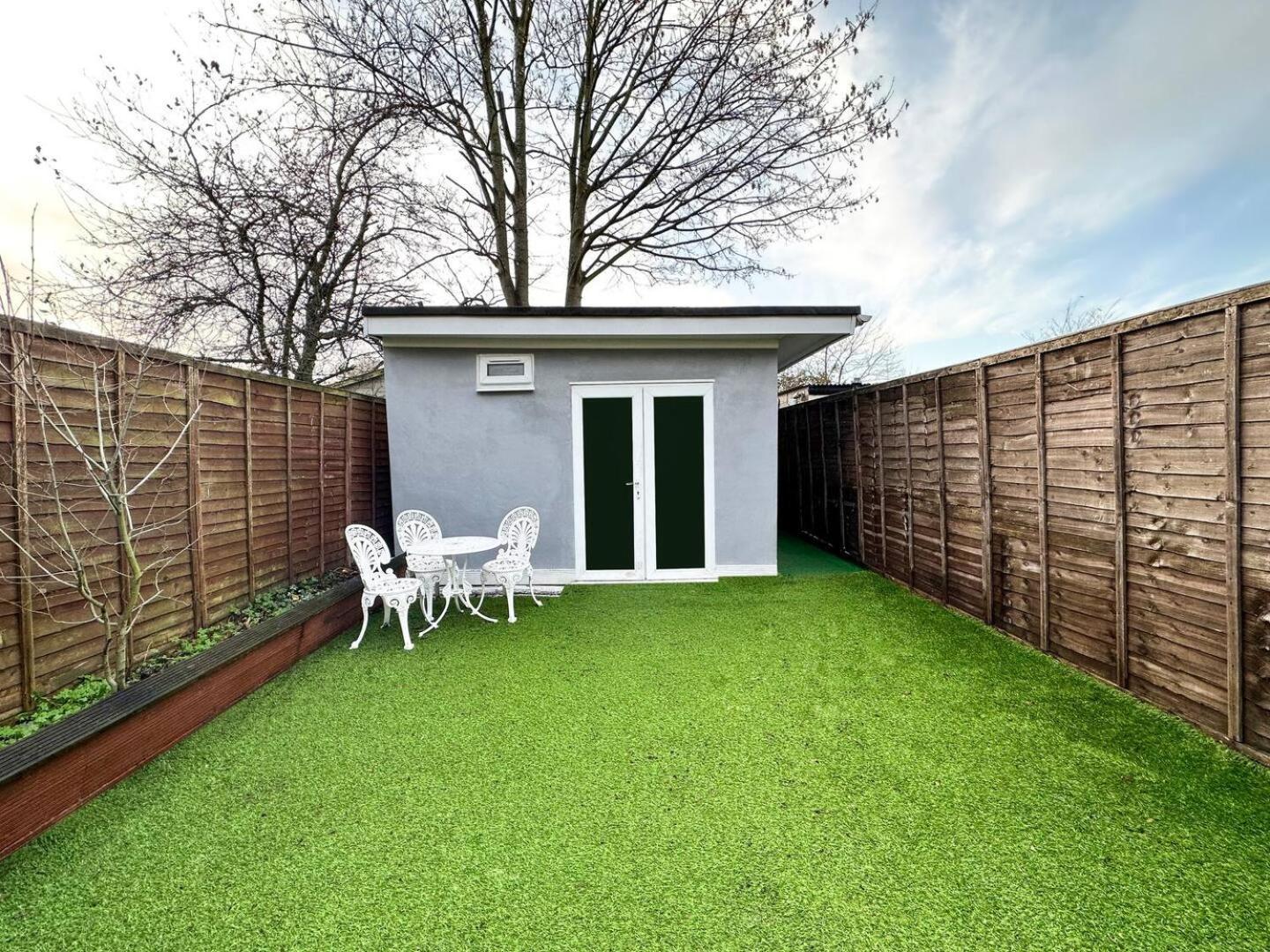 Boutique Backyard Bungalow - Brimsdown Енфийлд Екстериор снимка